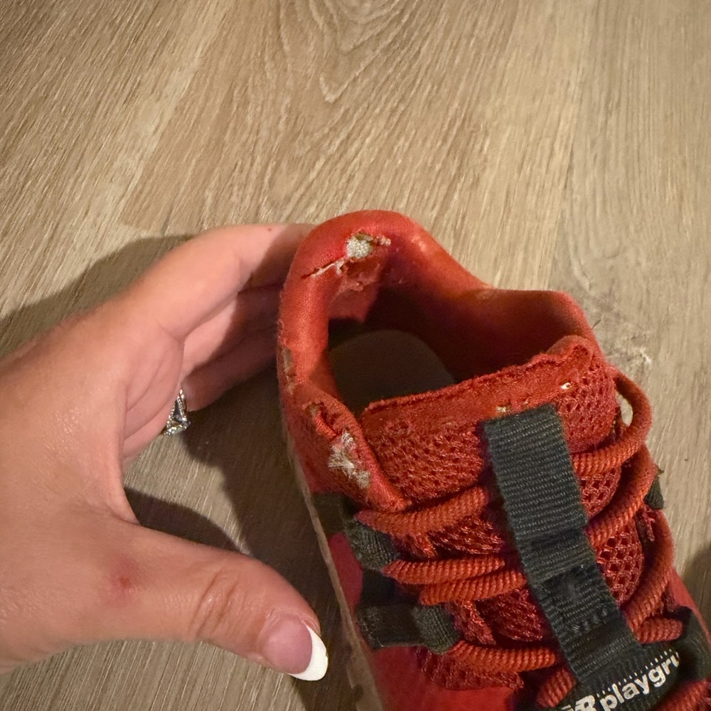 New balance - Picture 3 of 3